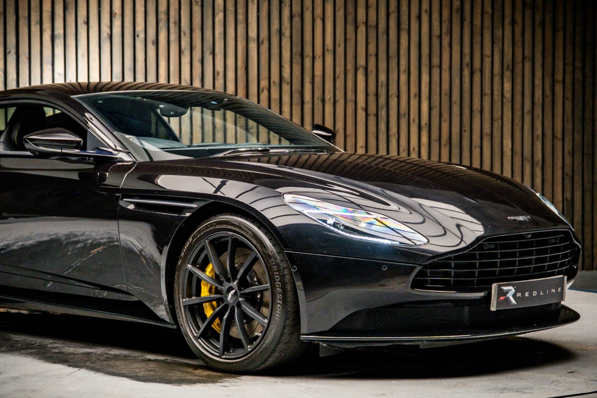Aston Martin DB11