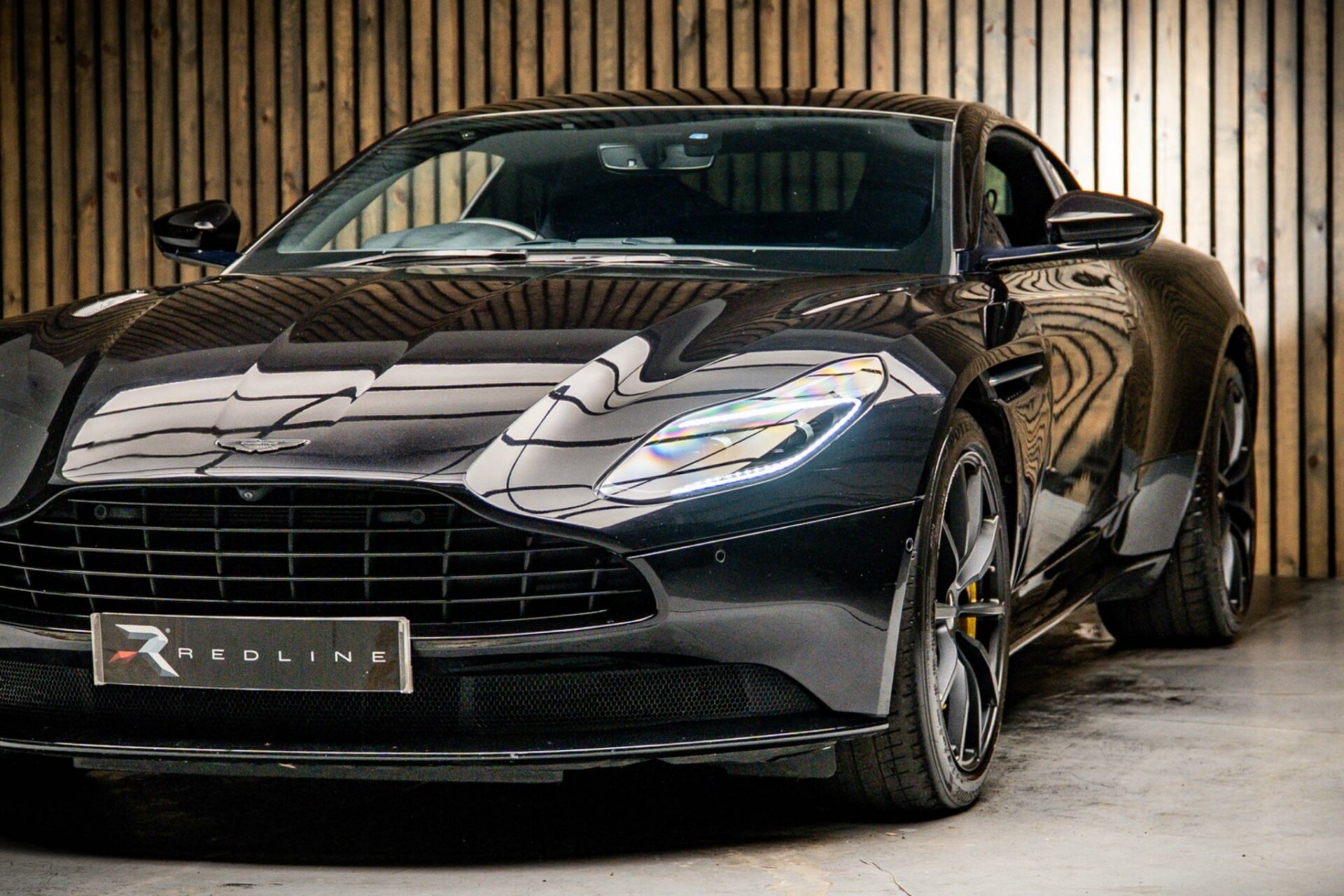Aston Martin DB11