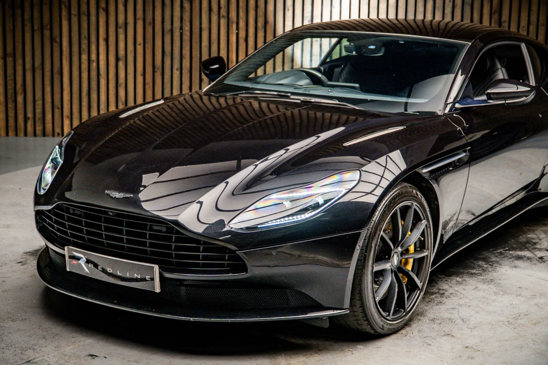 Aston Martin DB11