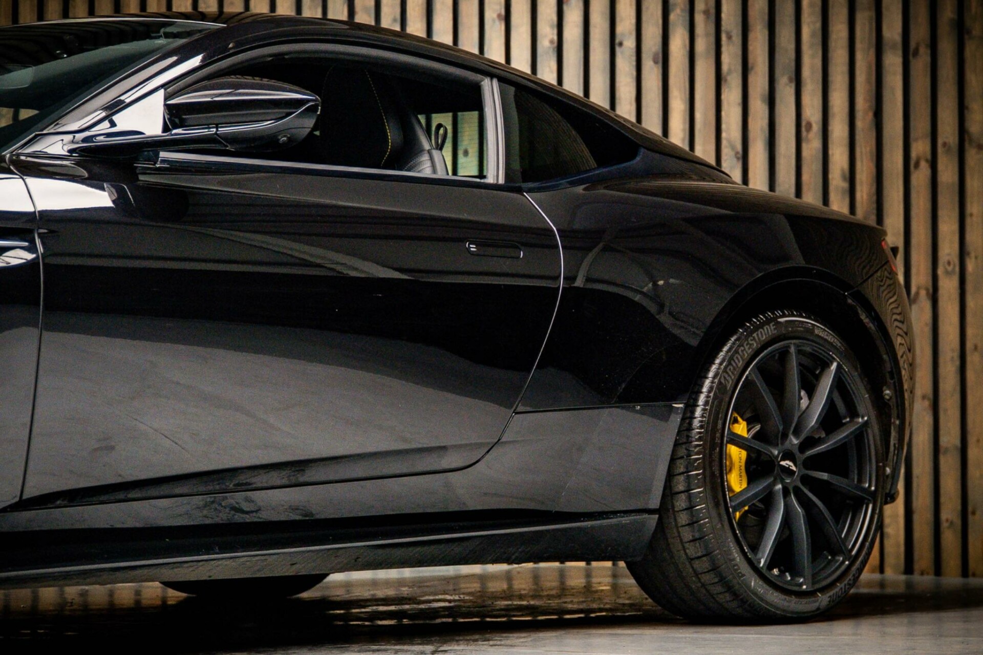 Aston Martin DB11