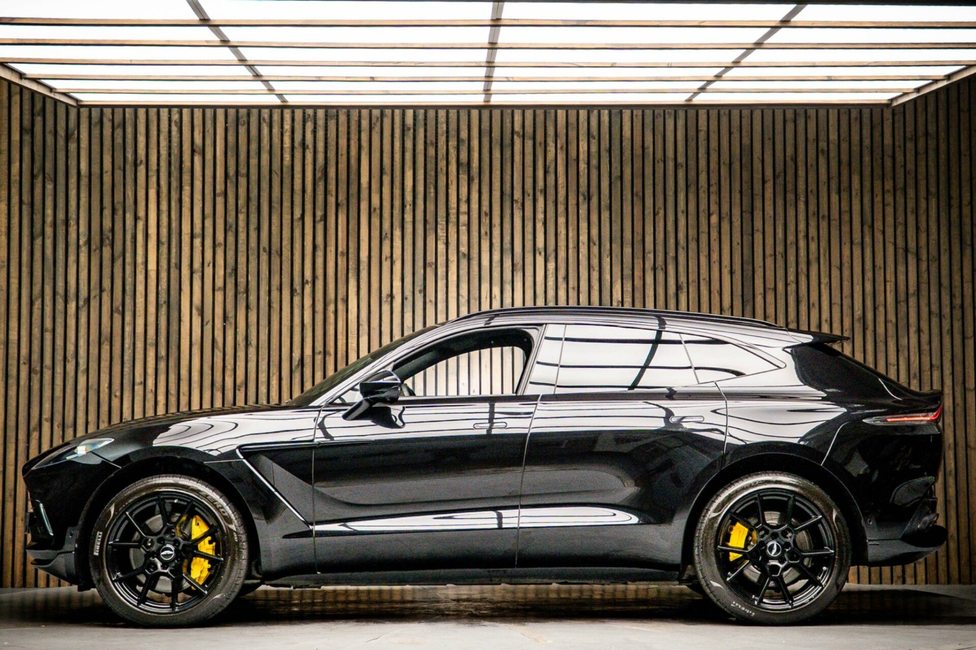 Aston Martin DBX