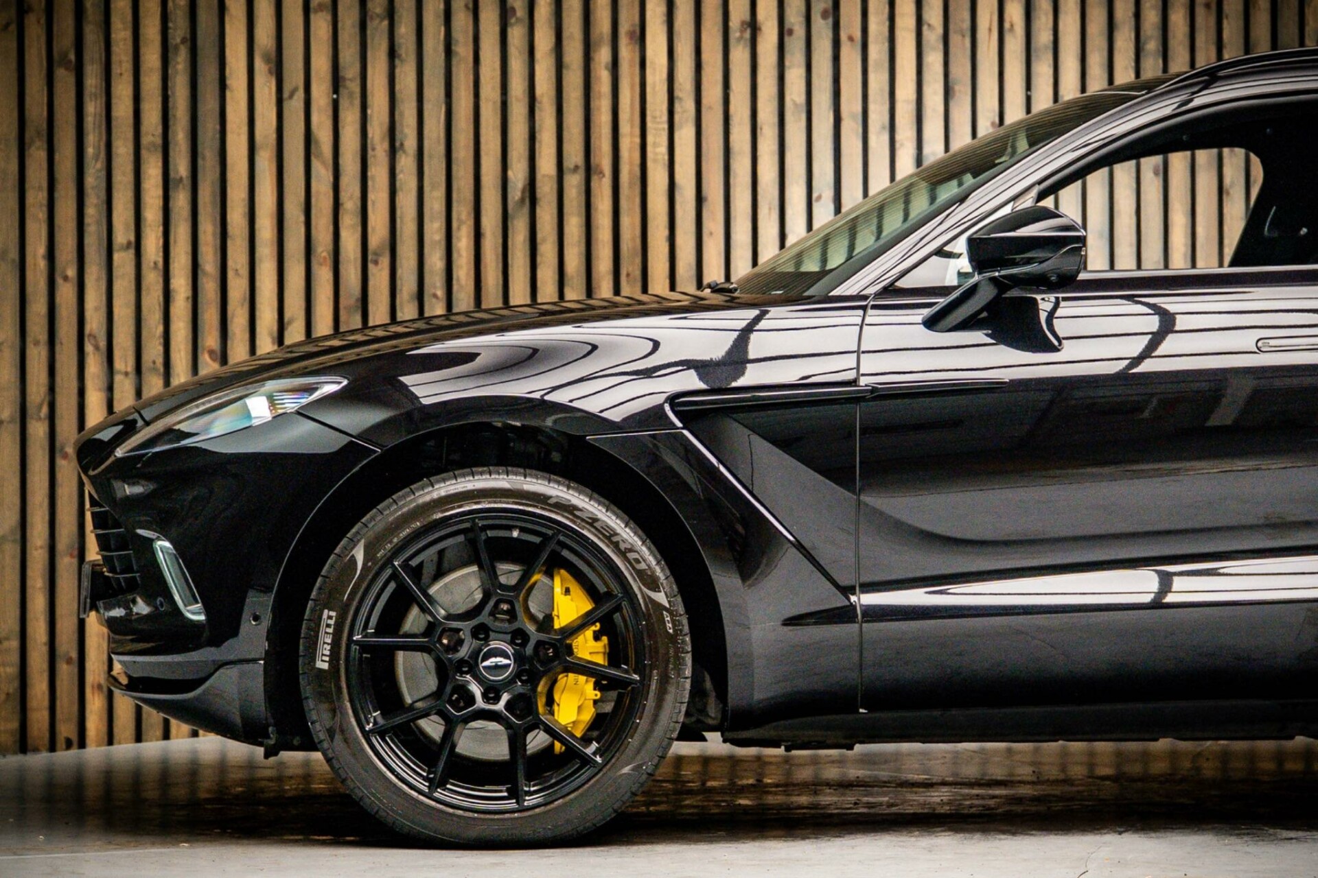 Aston Martin DBX