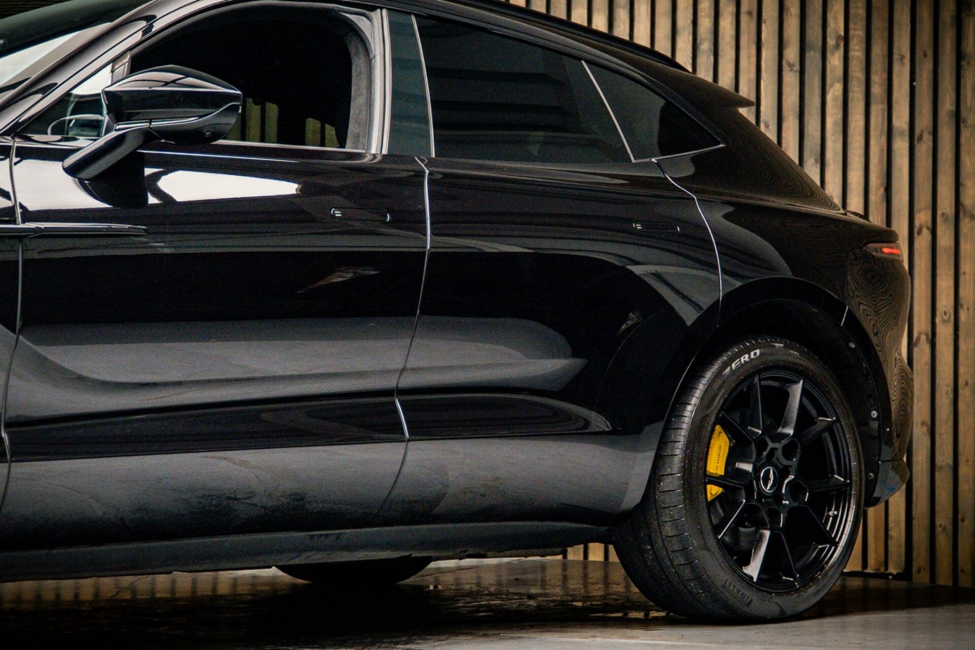 Aston Martin DBX