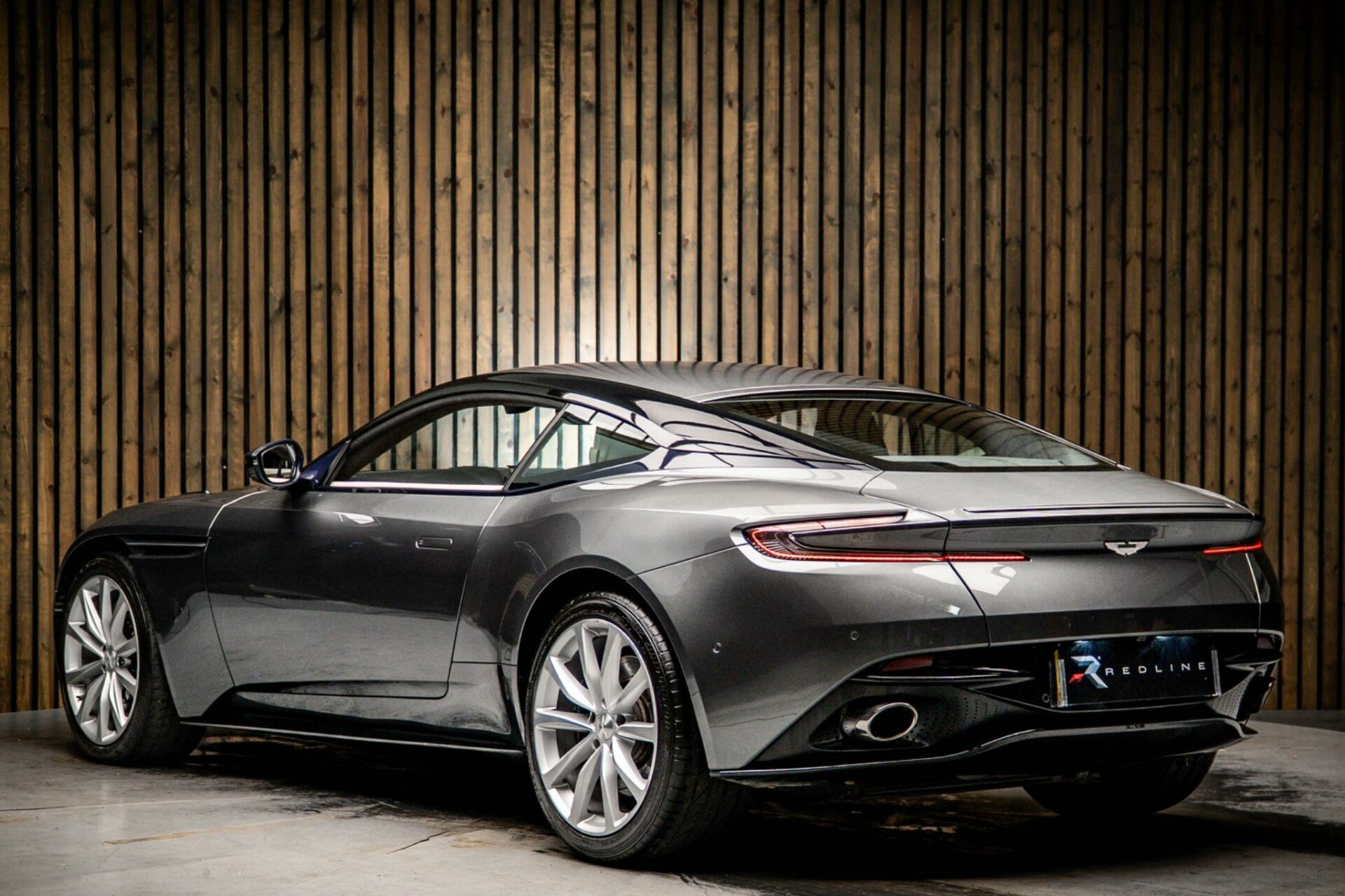 Aston Martin DB11