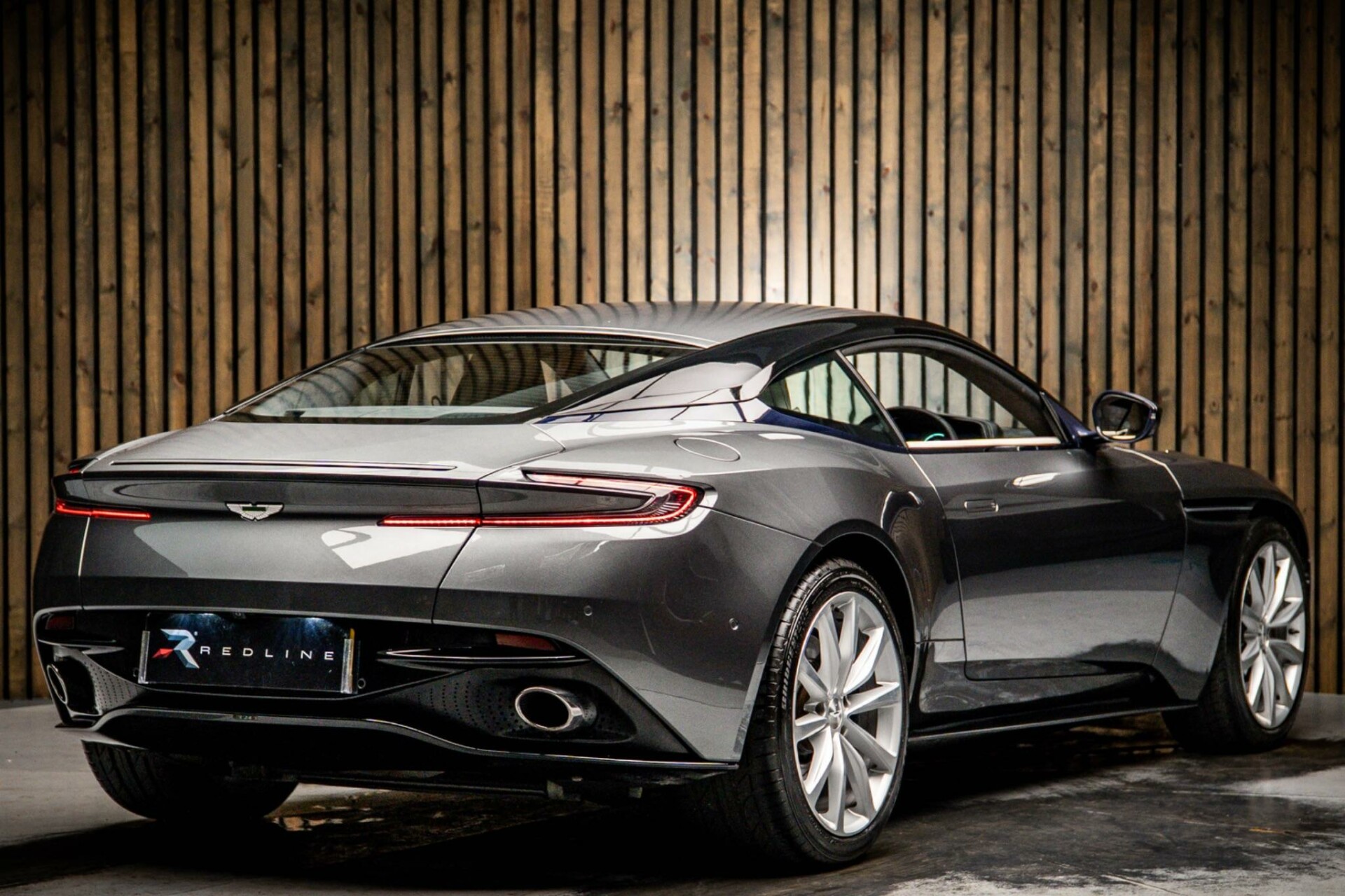 Aston Martin DB11