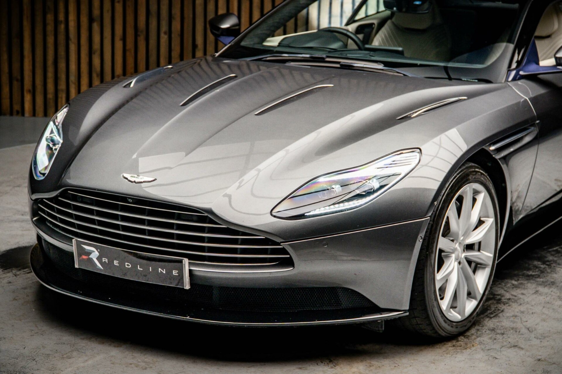 Aston Martin DB11