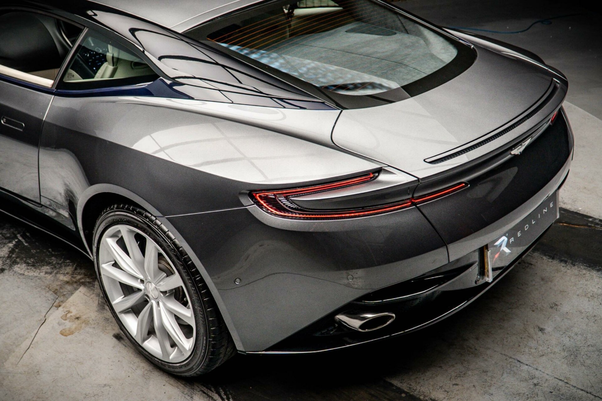 Aston Martin DB11