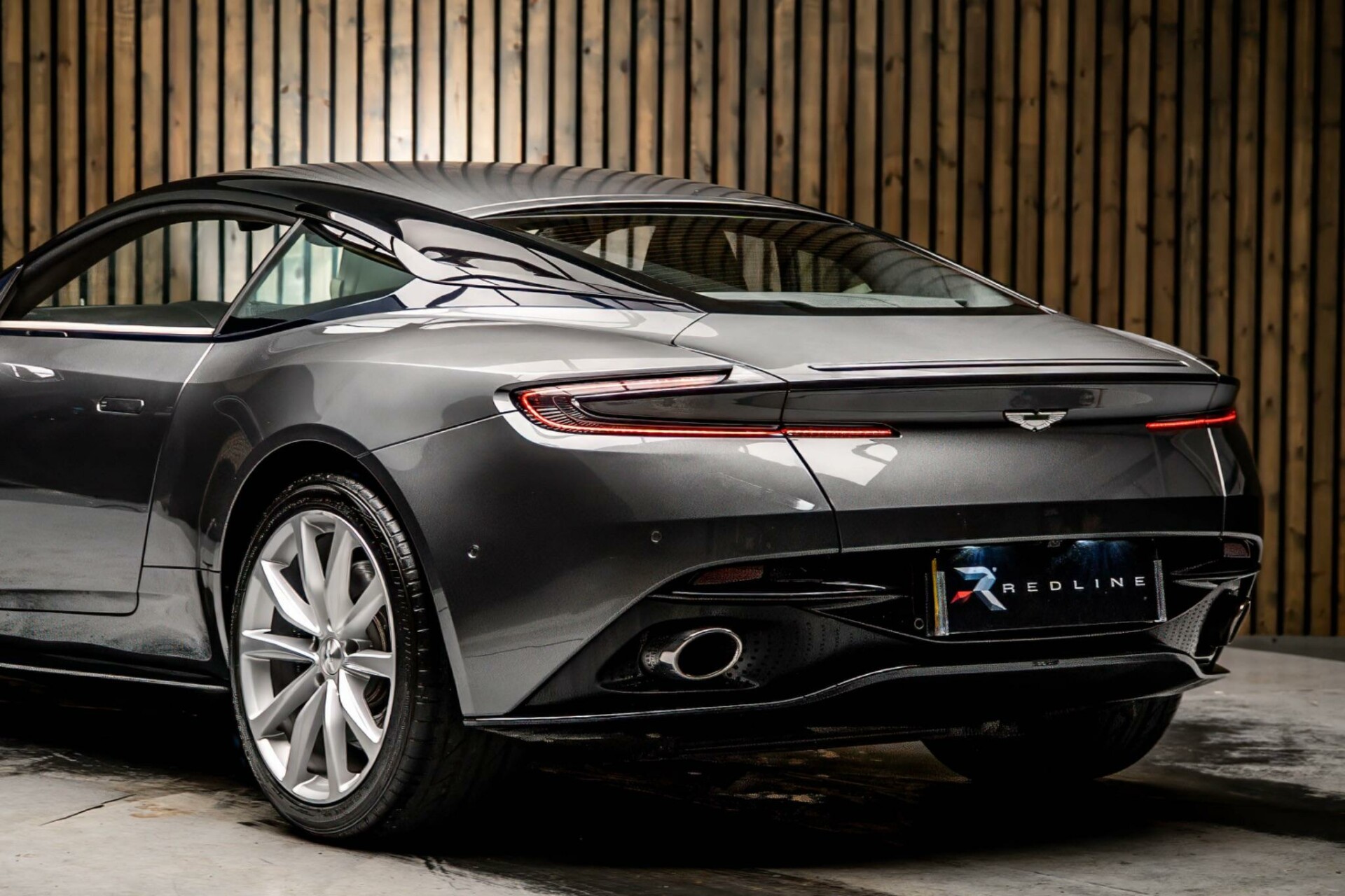 Aston Martin DB11