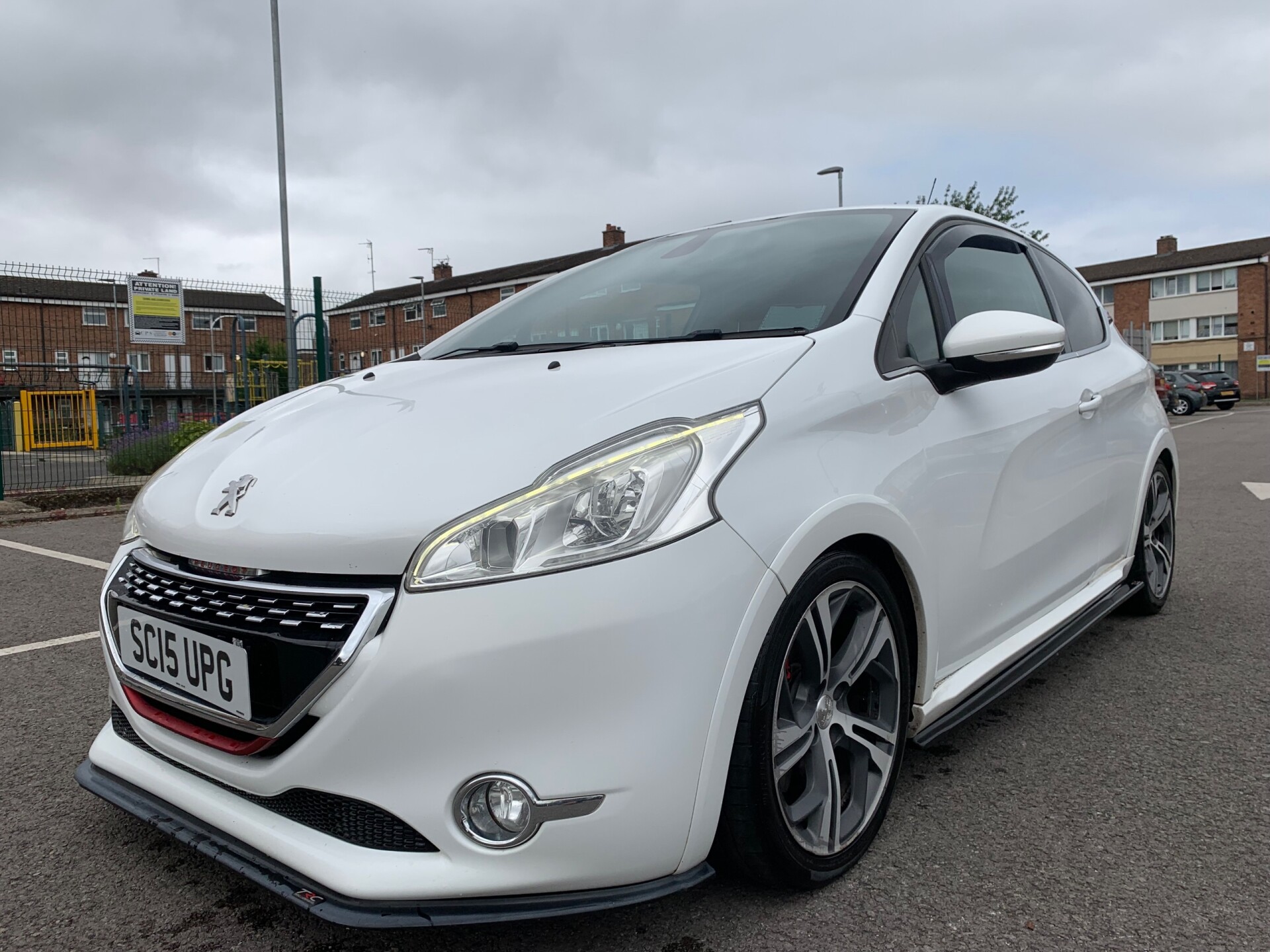 Peugeot 208