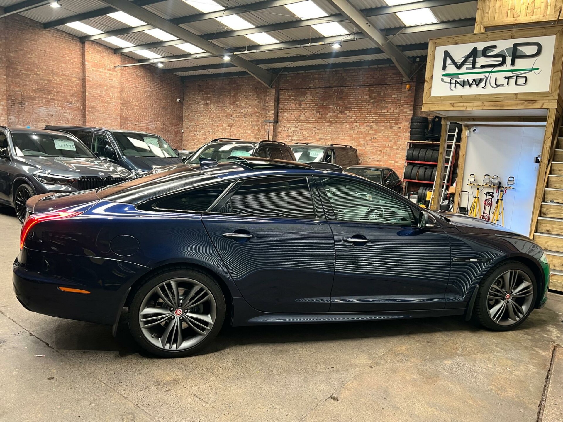 Jaguar XJ