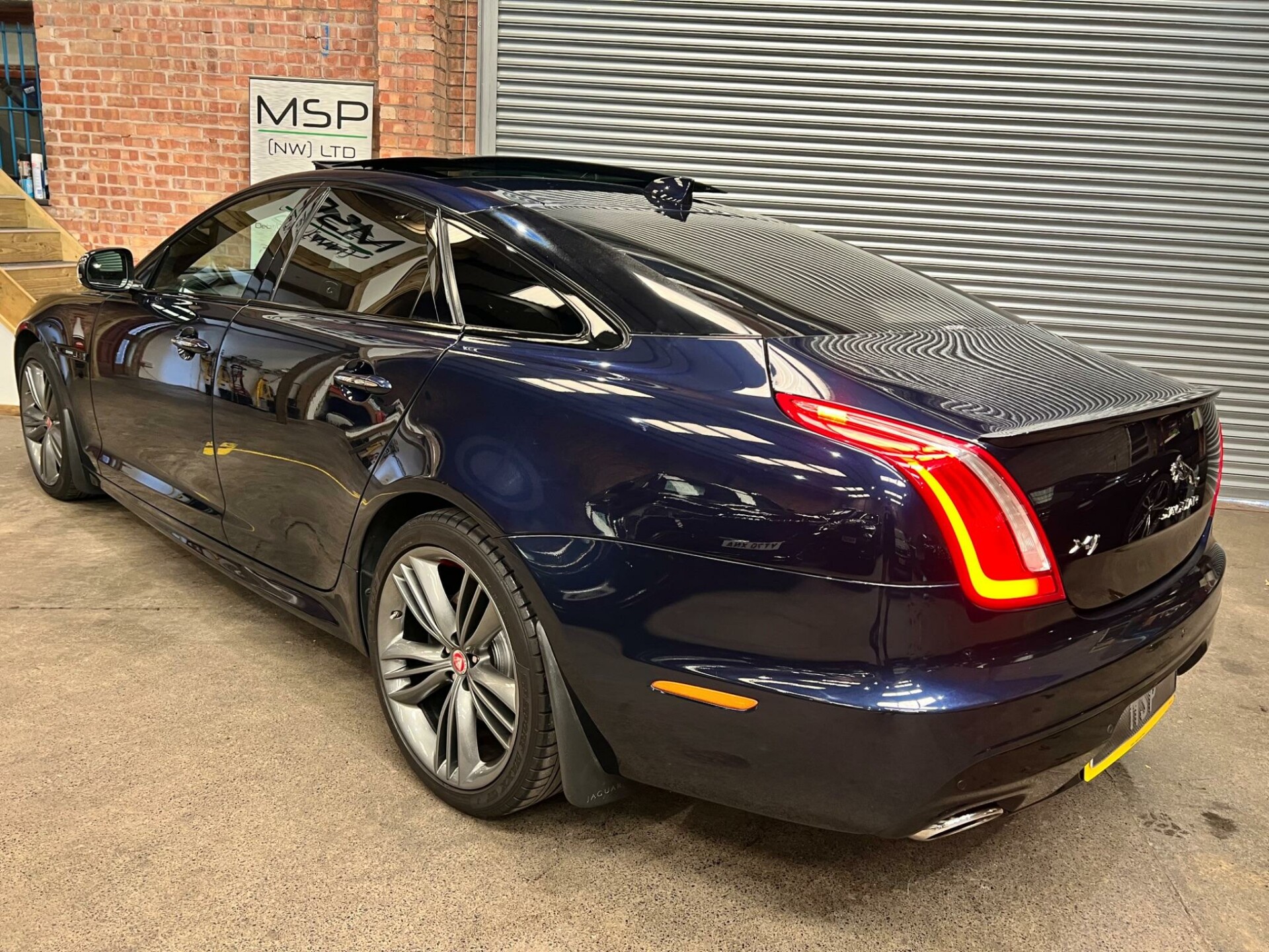 Jaguar XJ