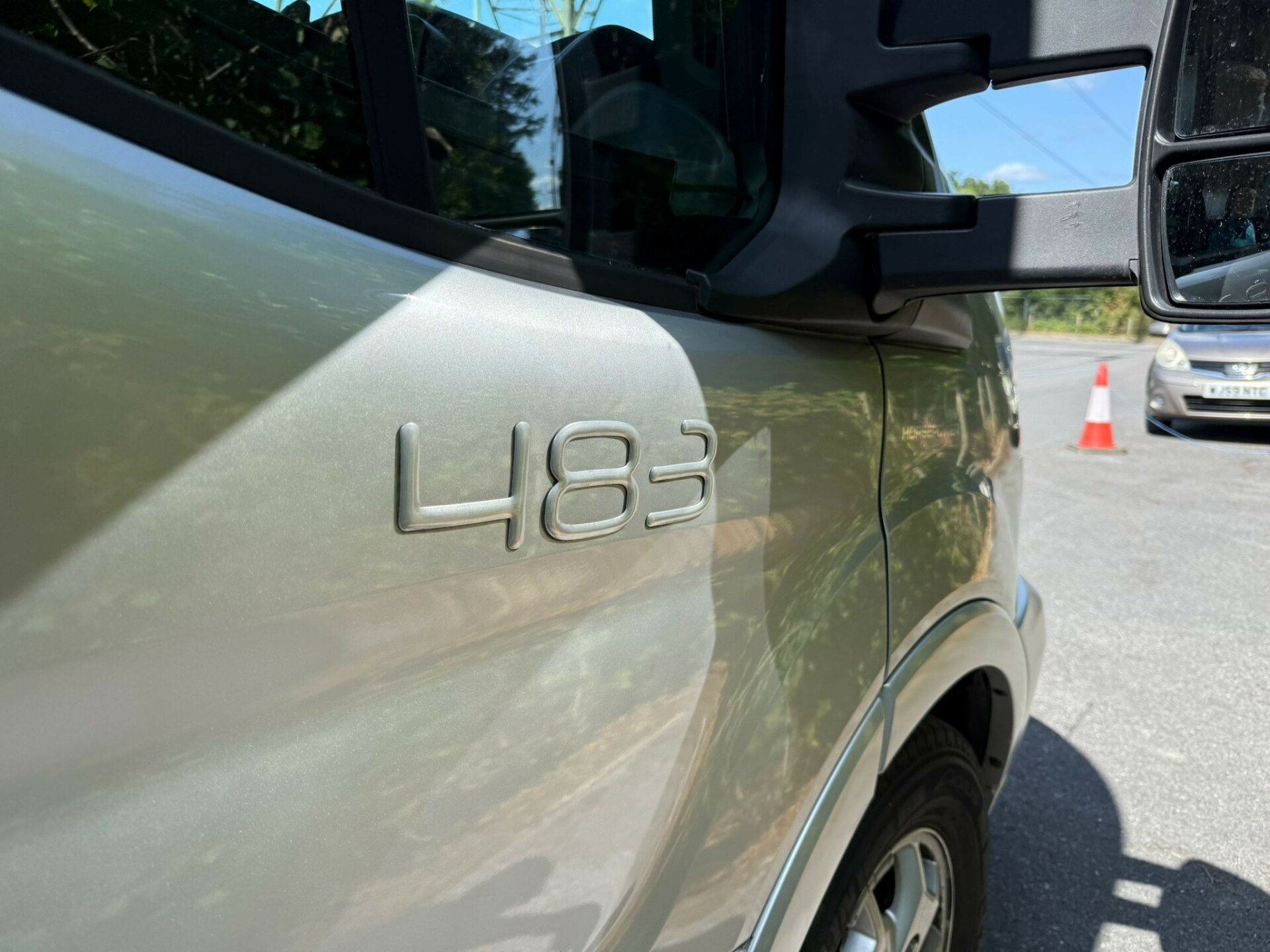 Ford Tessoro 483
