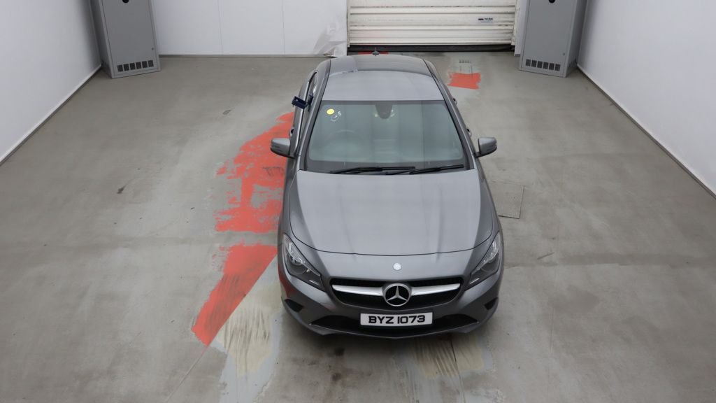 Mercedes Benz CLA