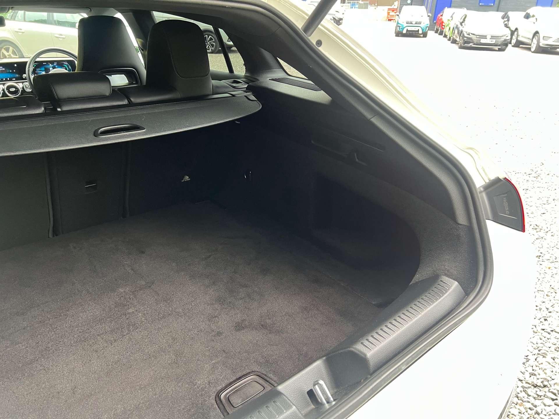 Mercedes Benz CLA