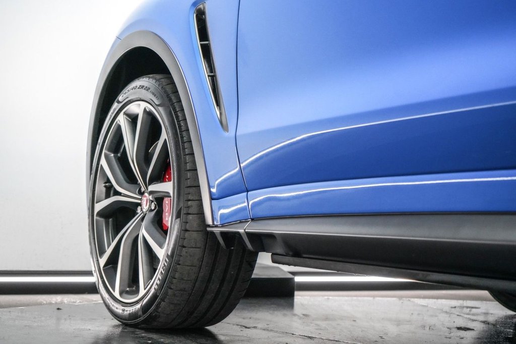 Jaguar F Pace