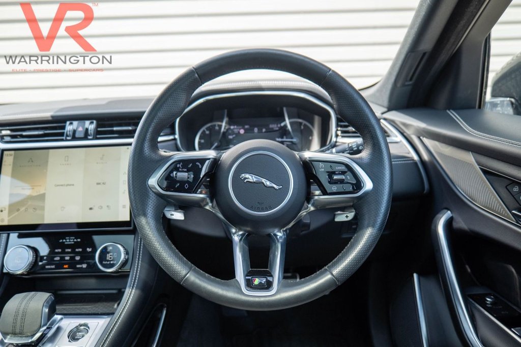 Jaguar F Pace