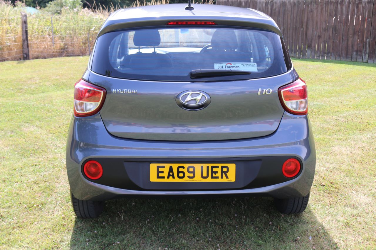 Hyundai i10