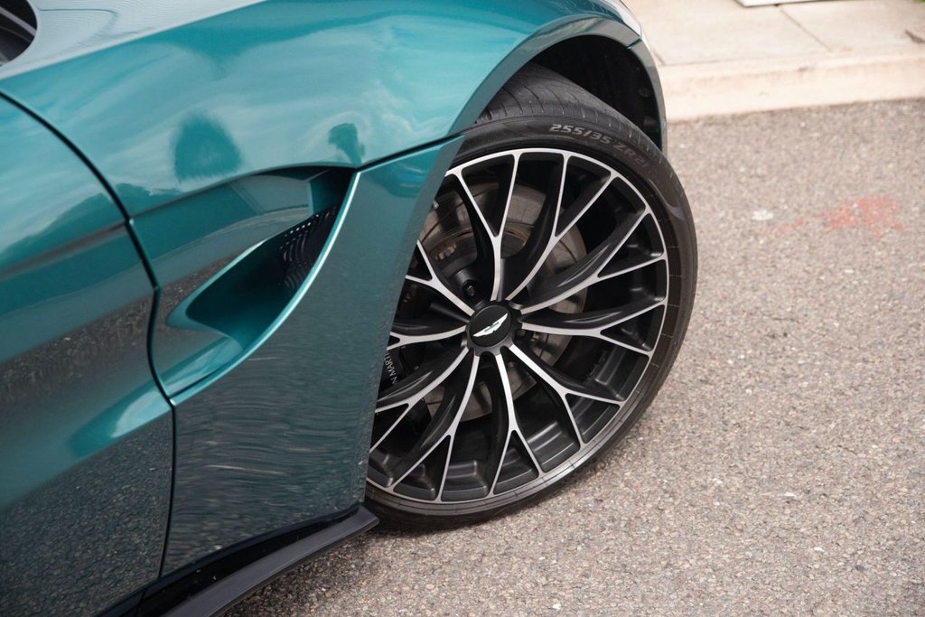 Aston Martin Vantage