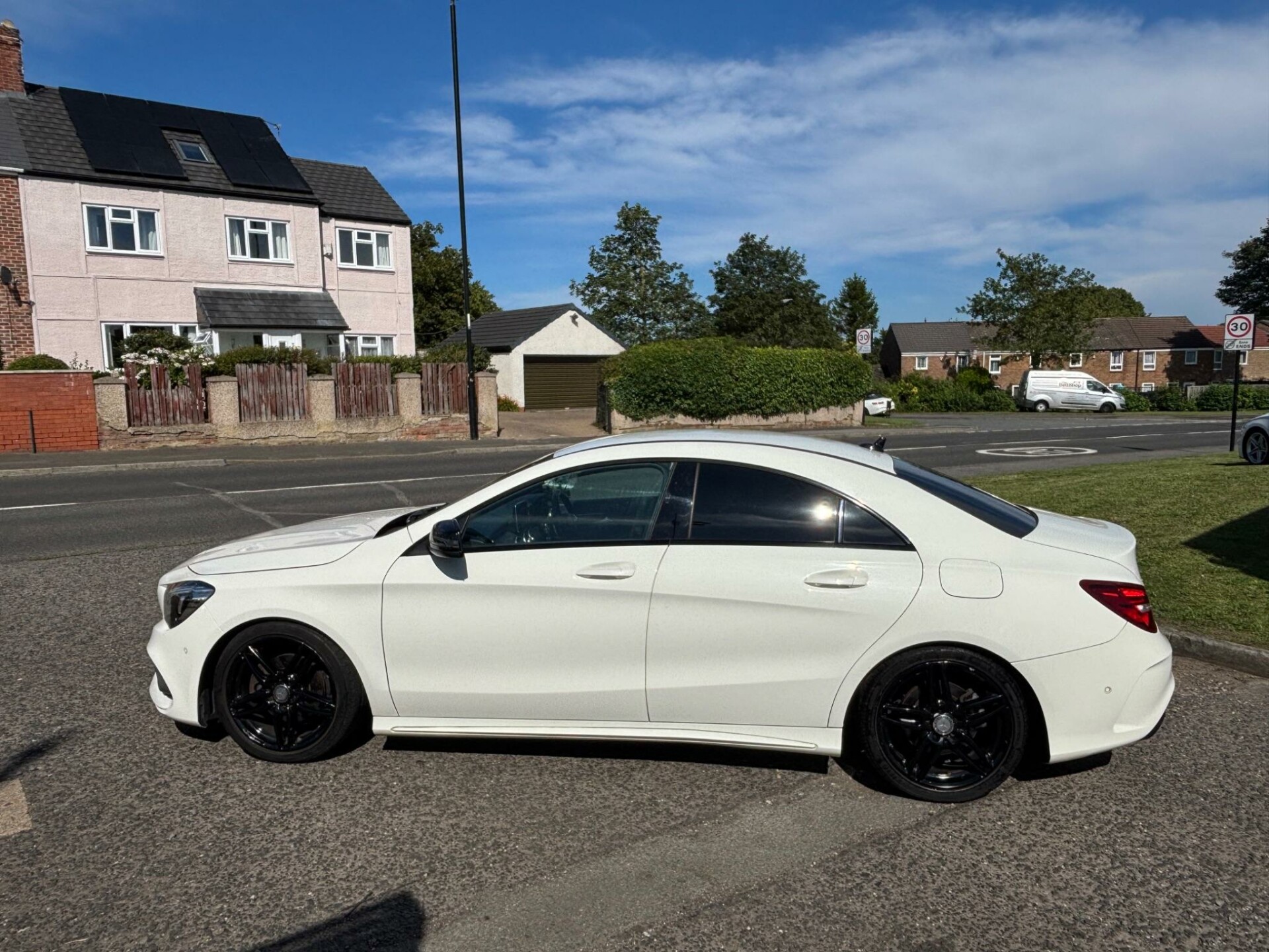 Mercedes Benz CLA