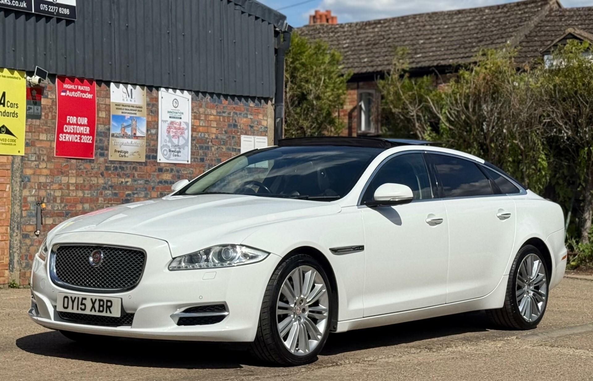 Jaguar XJ