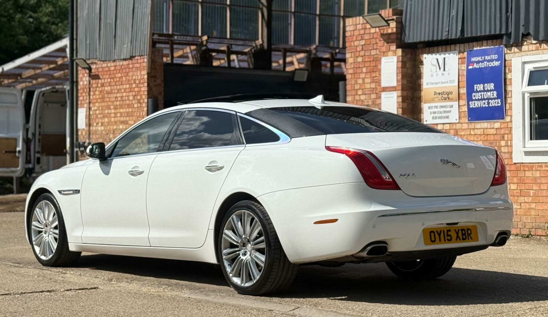 Jaguar XJ