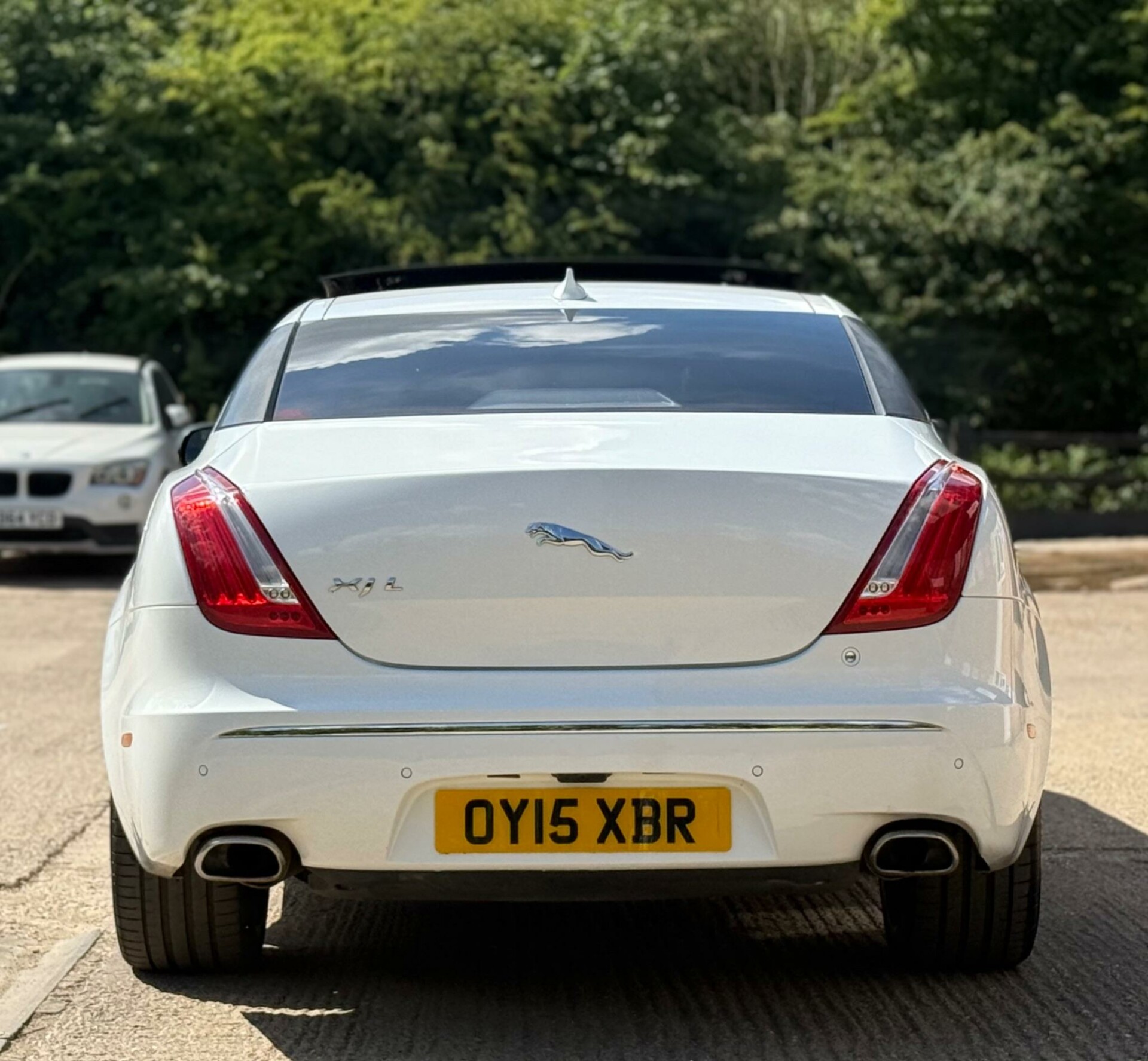 Jaguar XJ