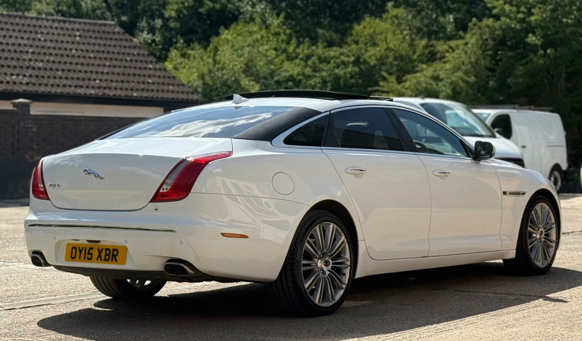 Jaguar XJ