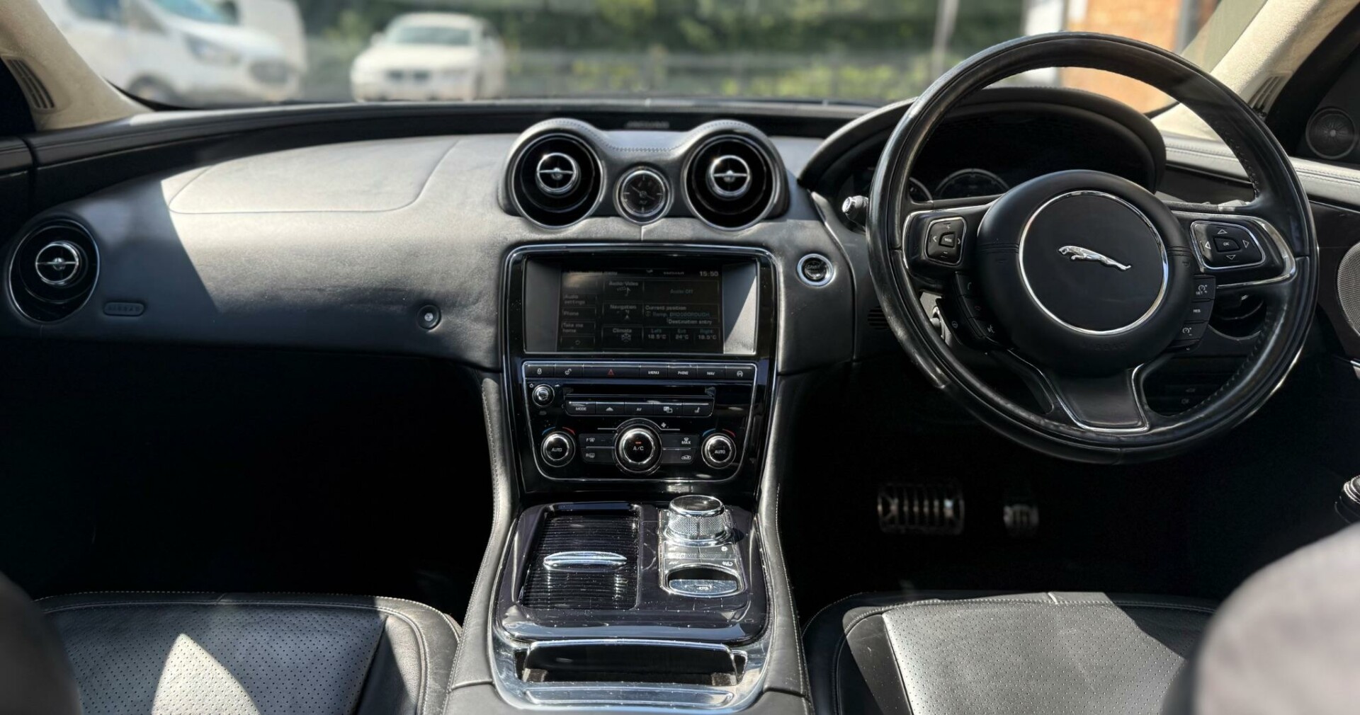 Jaguar XJ