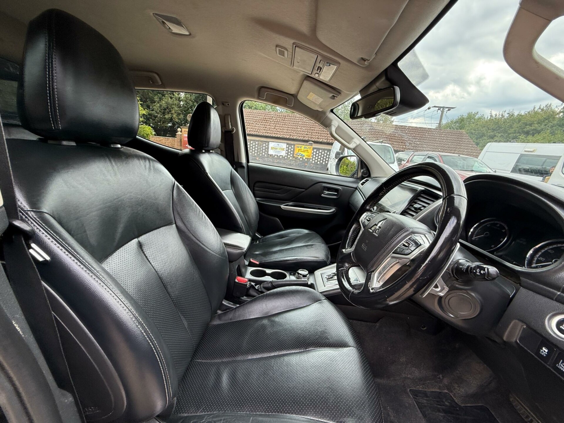 Mitsubishi L200