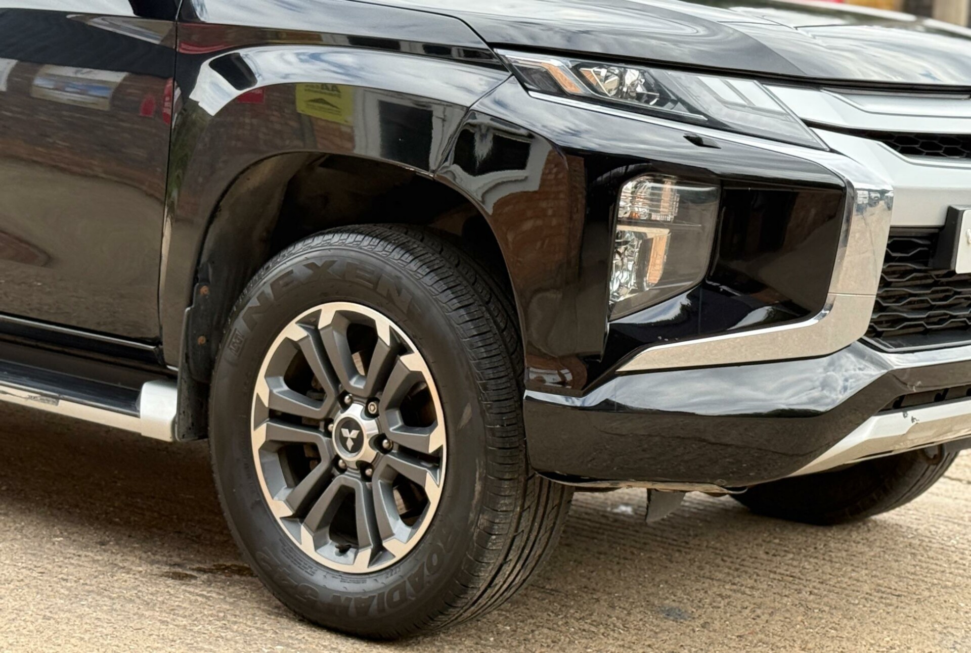 Mitsubishi L200