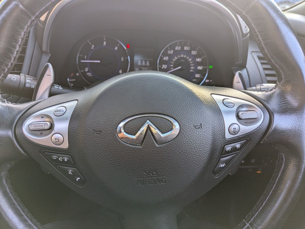 Infiniti QX70