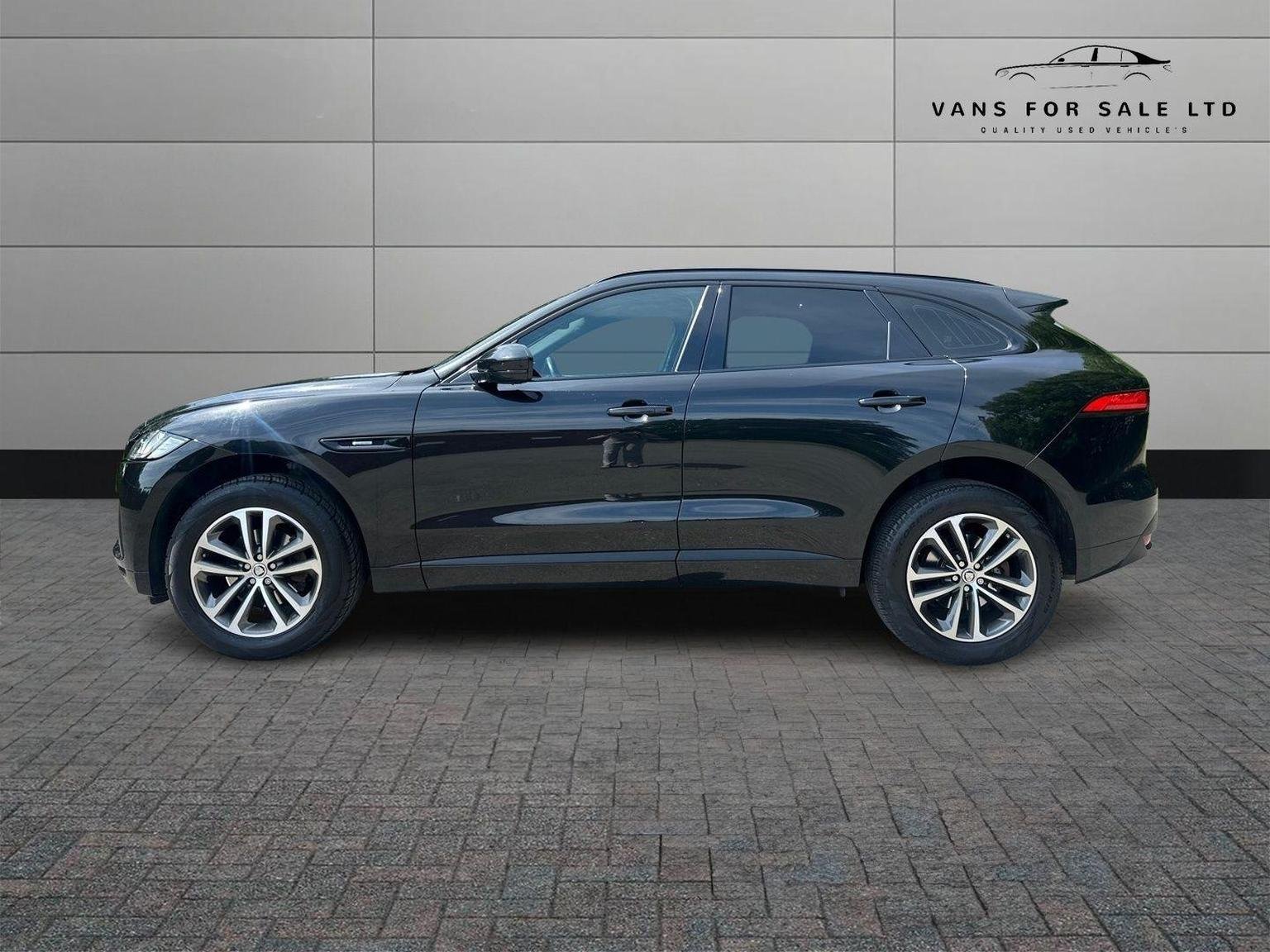Jaguar F Pace