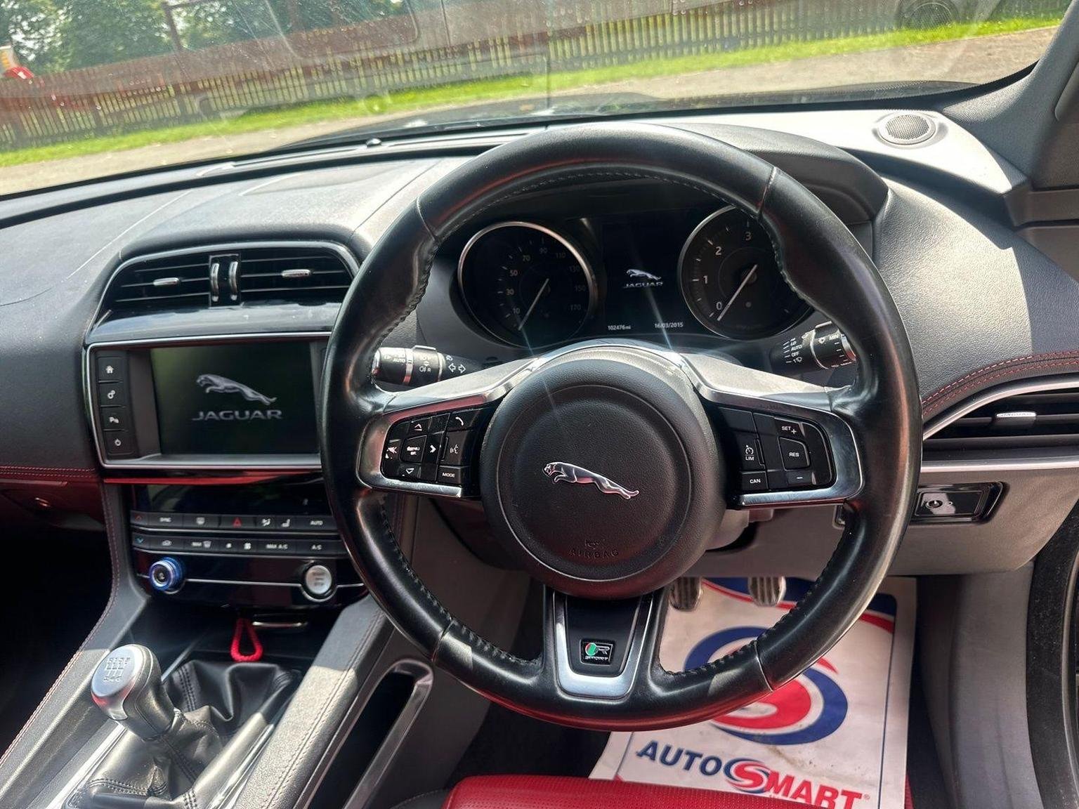 Jaguar F Pace