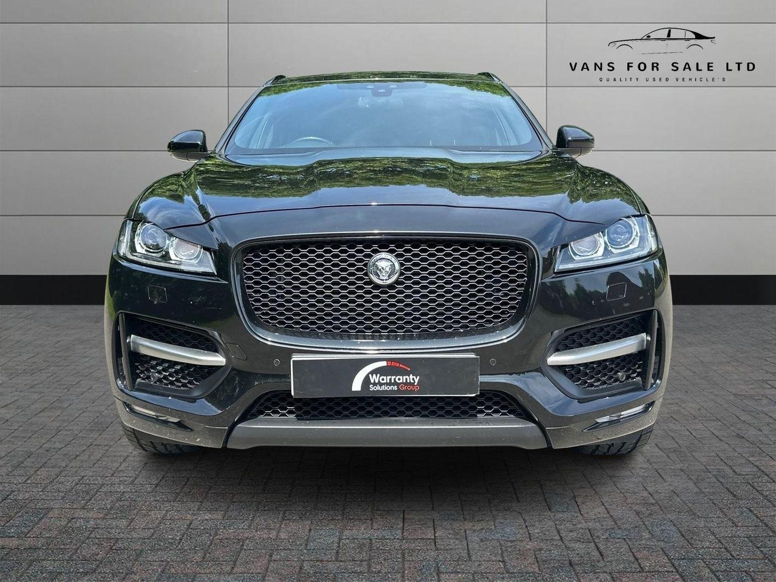 Jaguar F Pace