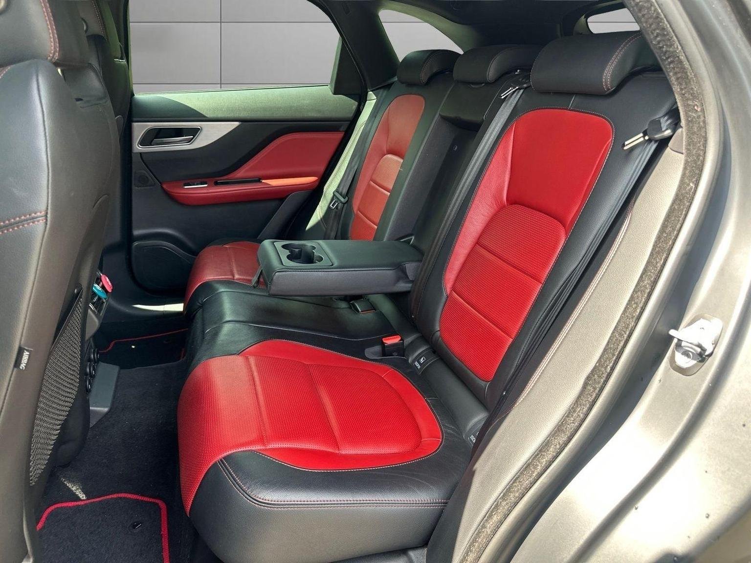 Jaguar F Pace