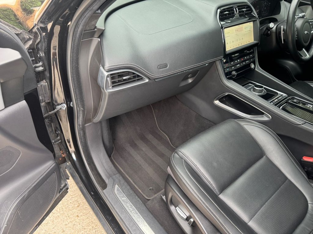 Jaguar F Pace