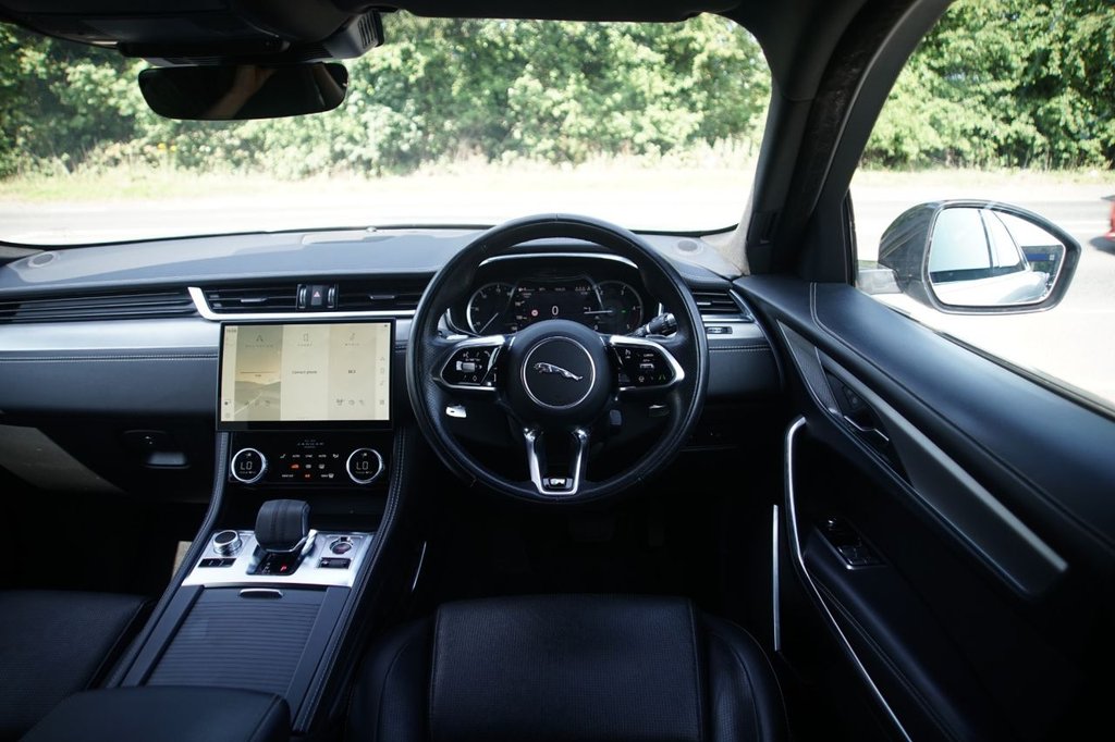 Jaguar F Pace