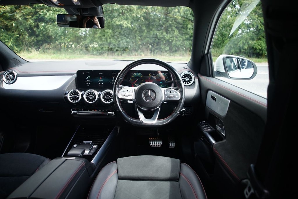 Mercedes Benz EQA