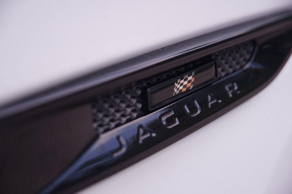 Jaguar F Pace