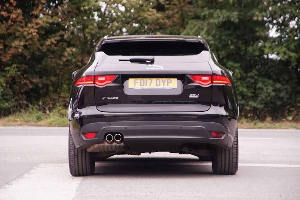 Jaguar F Pace