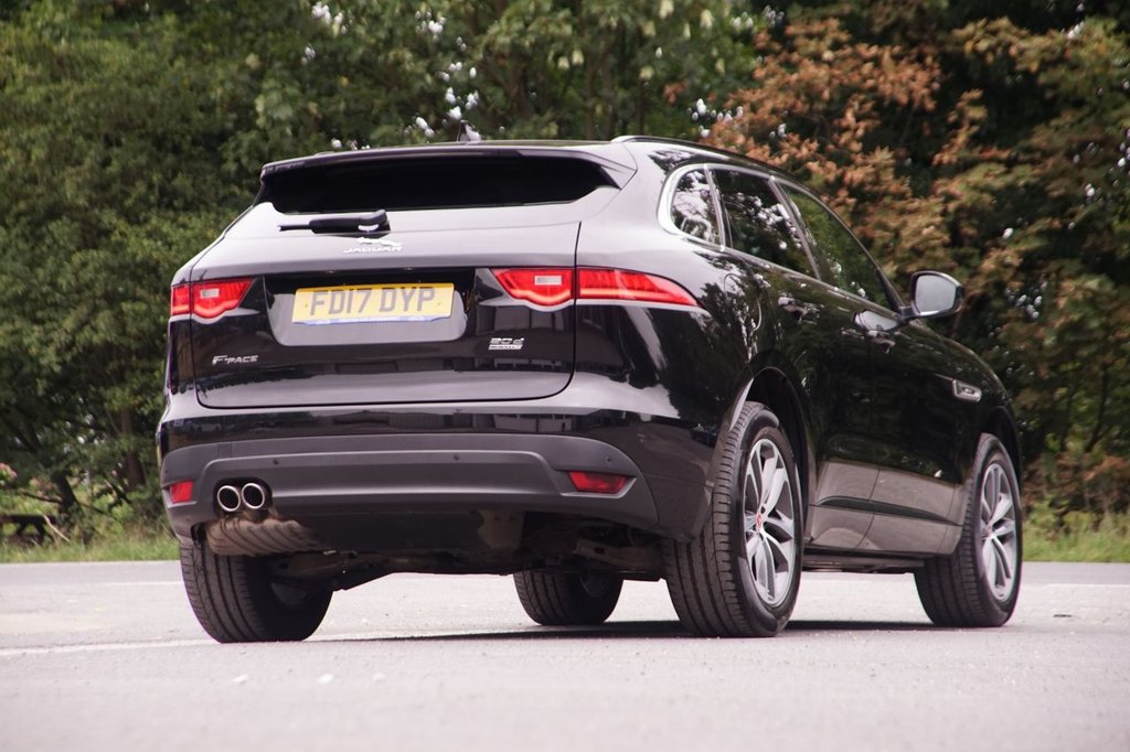 Jaguar F Pace