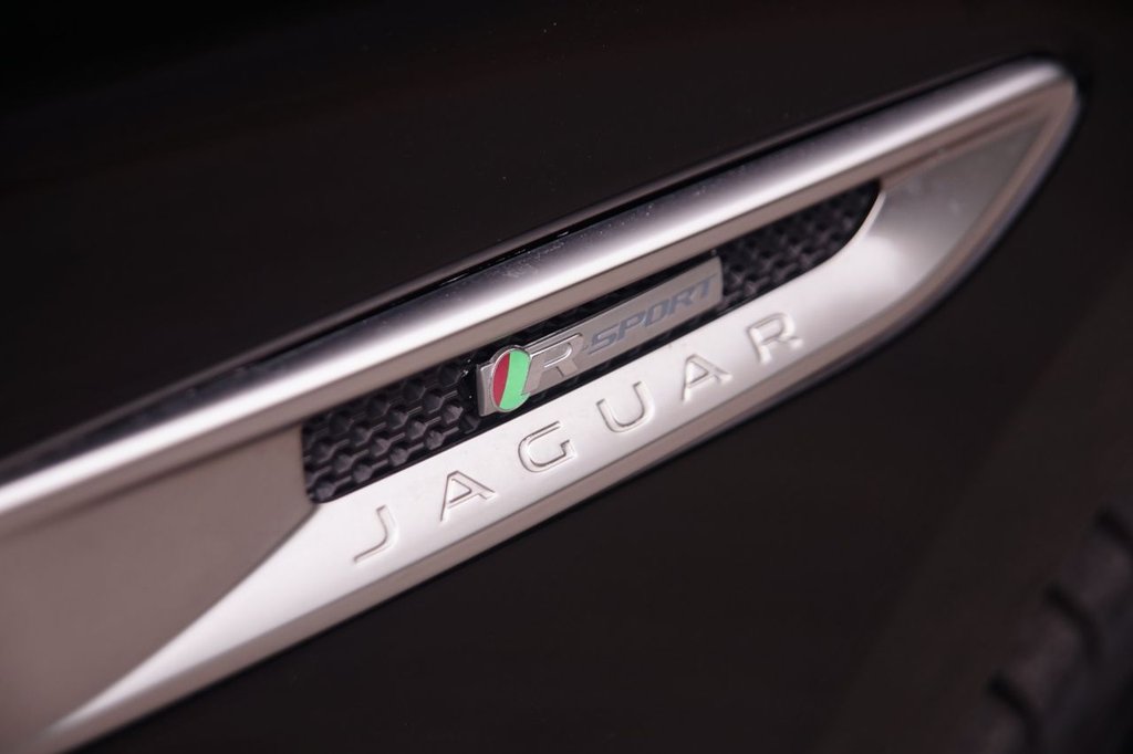 Jaguar F Pace