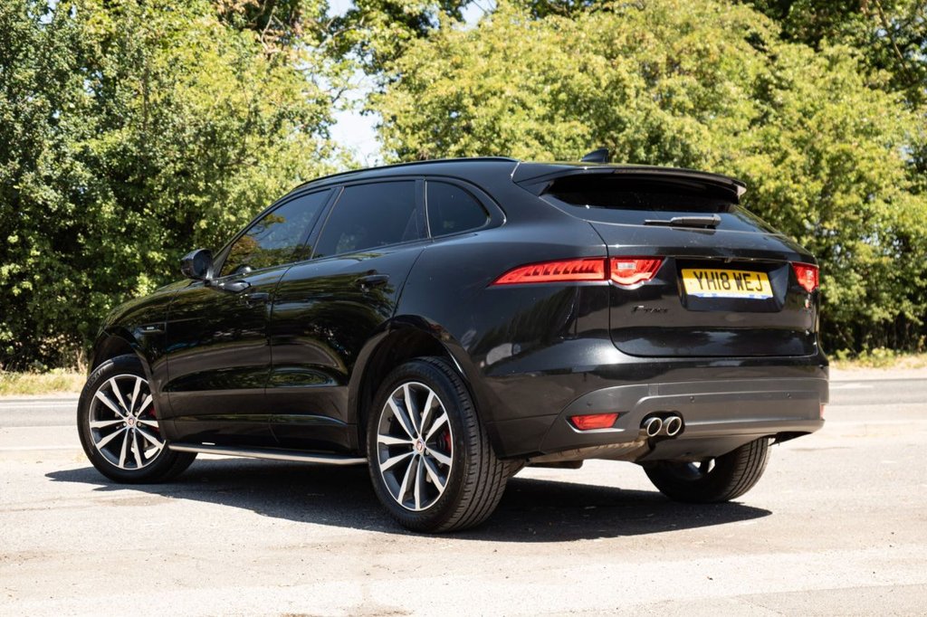 Jaguar F Pace