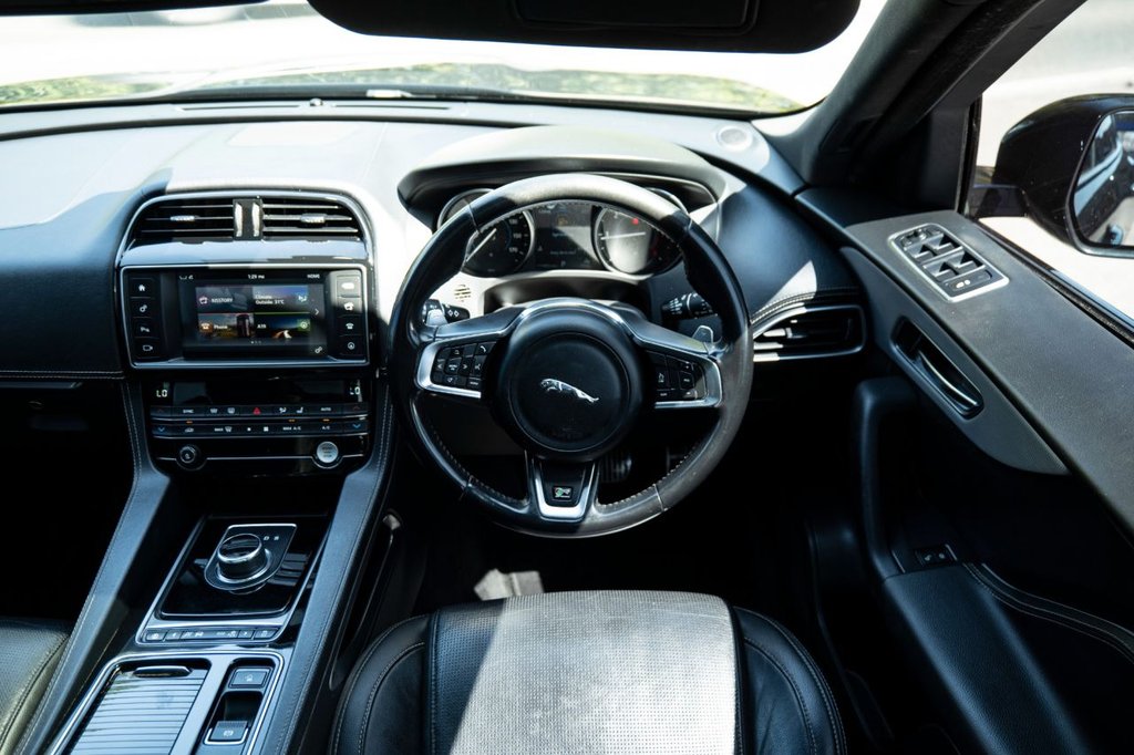 Jaguar F Pace