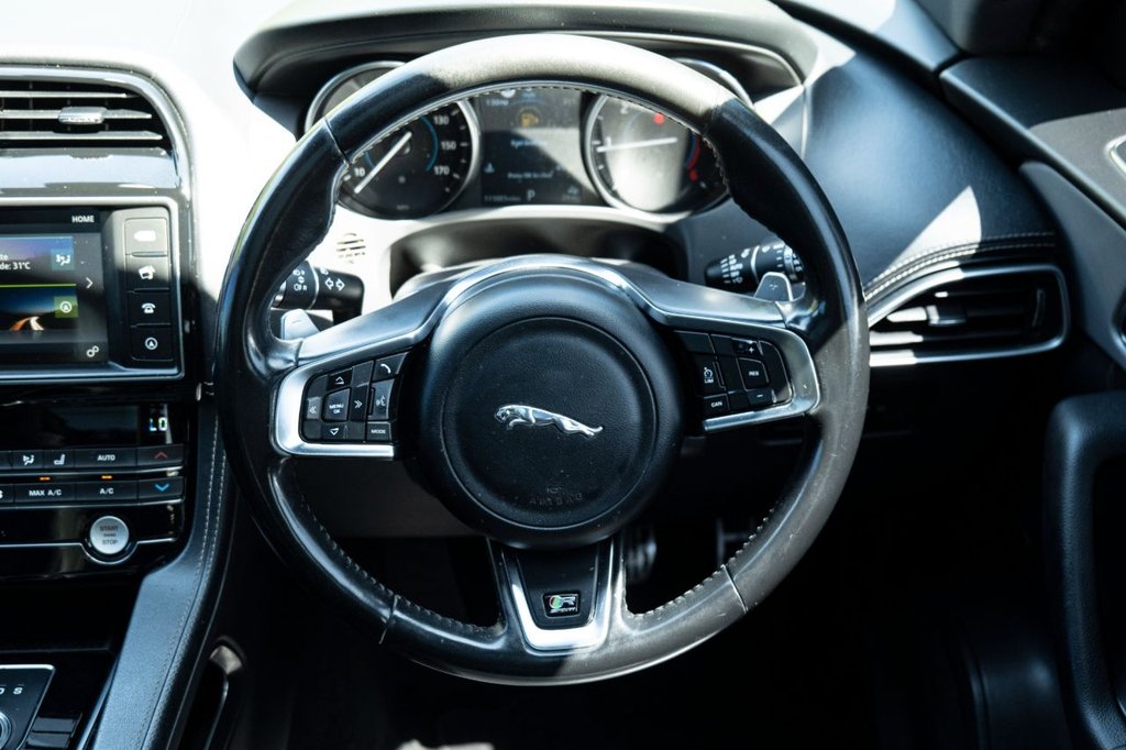 Jaguar F Pace