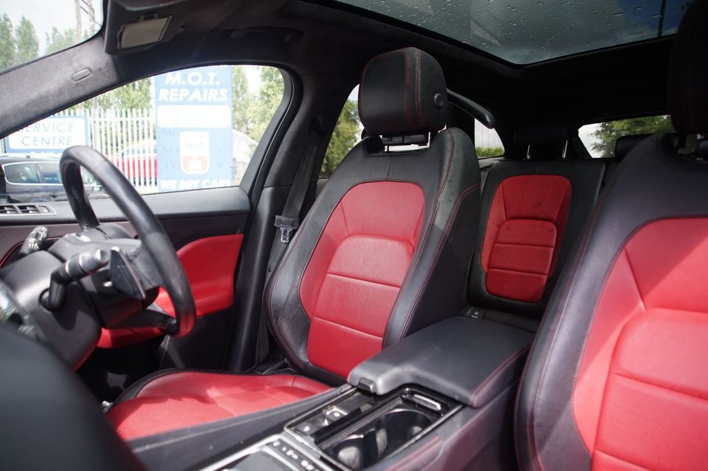 Jaguar F Pace