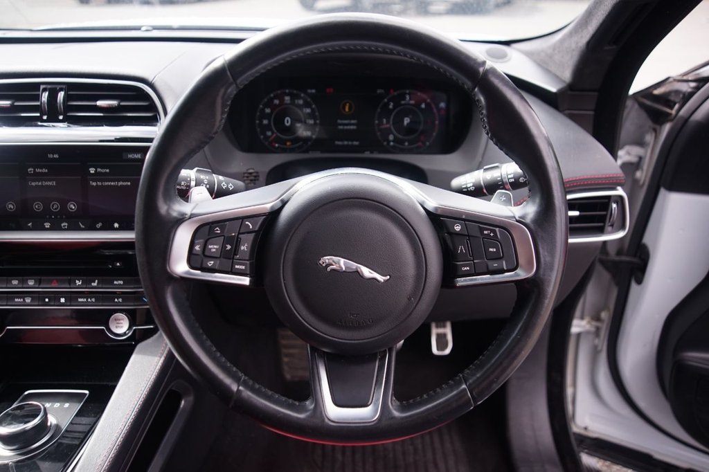 Jaguar F Pace