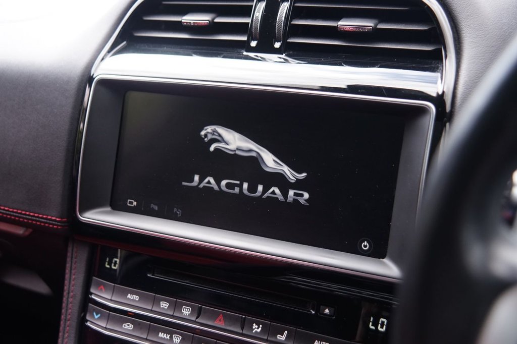 Jaguar F Pace
