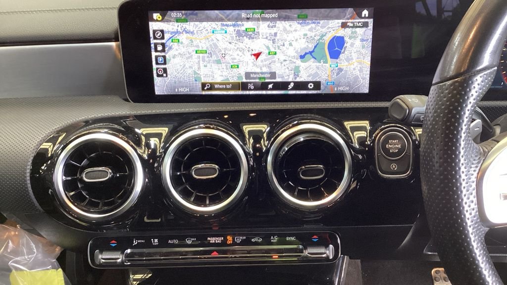 Mercedes Benz CLA