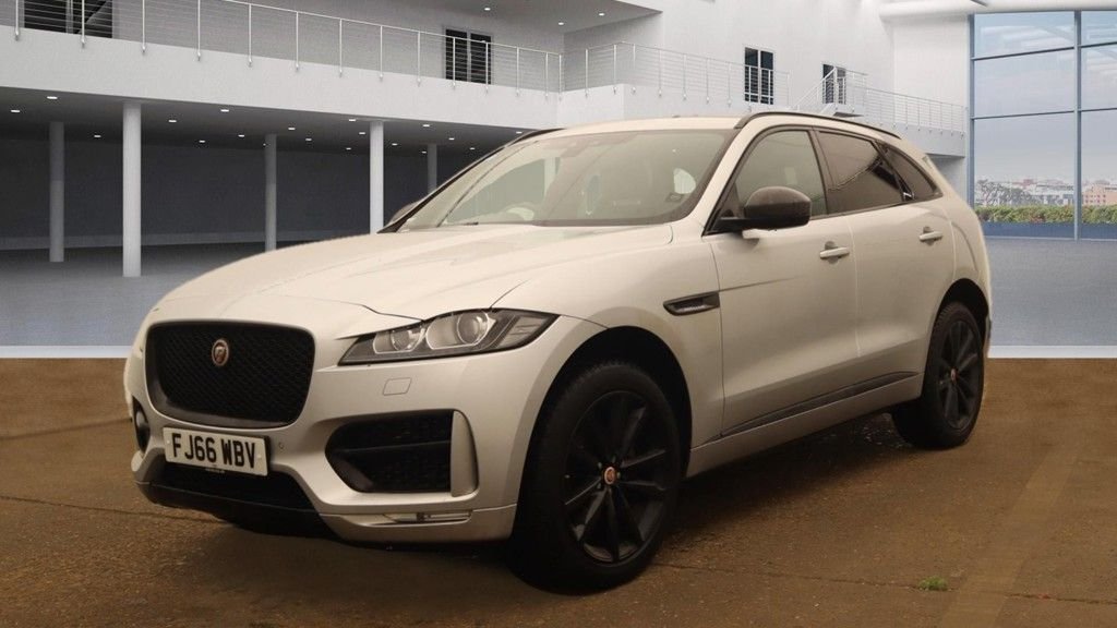 Jaguar F Pace